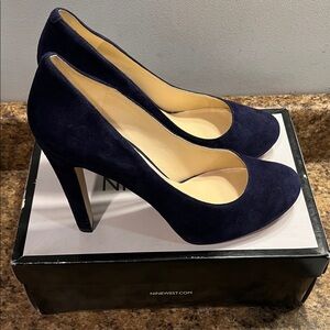 Nine West Brielyn Navy Suede Heels Sz 10.5